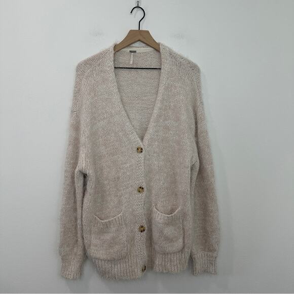 Free People Nevermind Cardi in Creme Brulee Eyelash Cardigan size Small - Picture 3 of 9